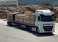 MEGACAMION transporte de madera - cedida por TRANSPORTES EL TIEMBLO